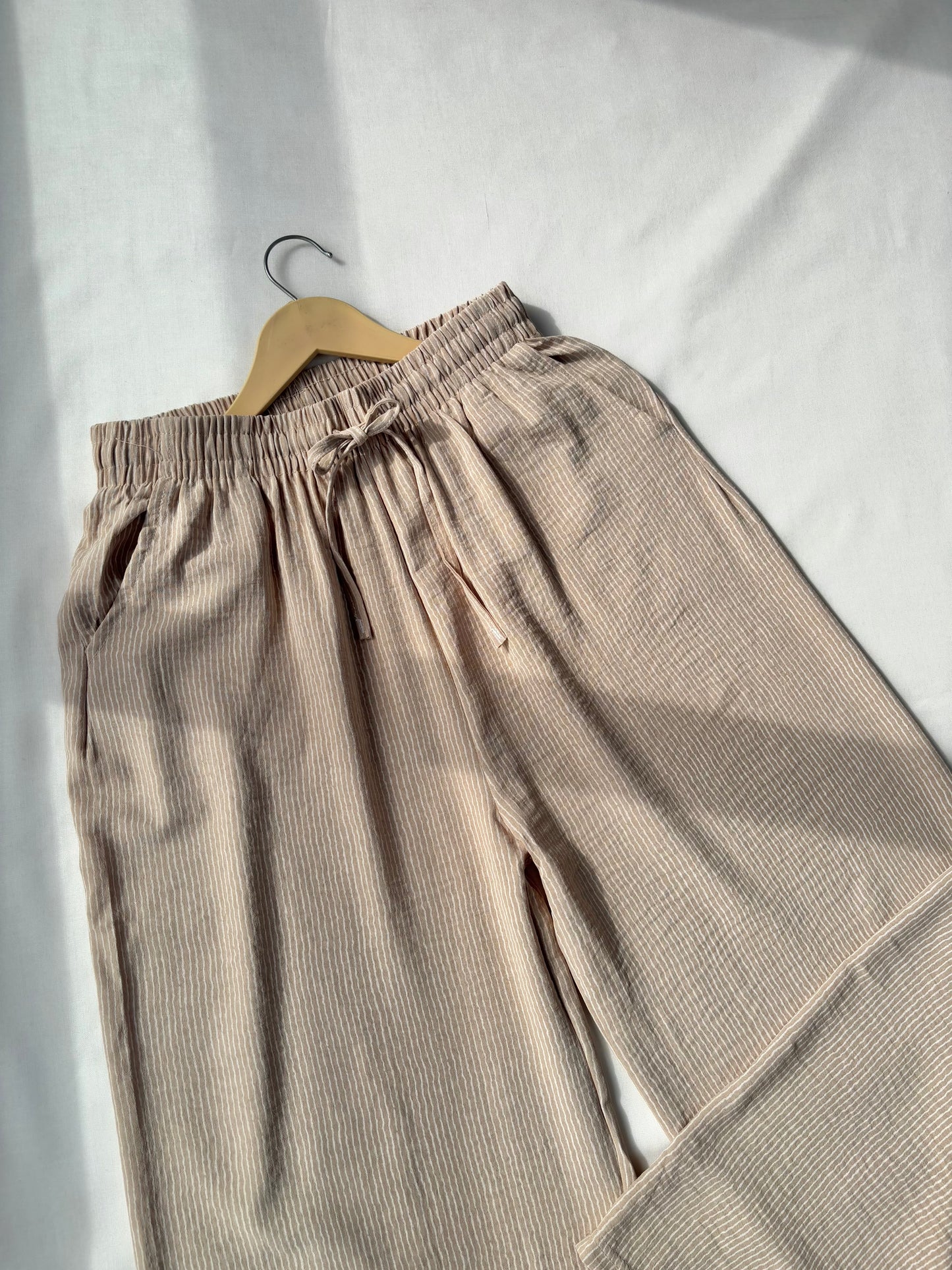 Viral Pinteresty Striped Pants (Beige)