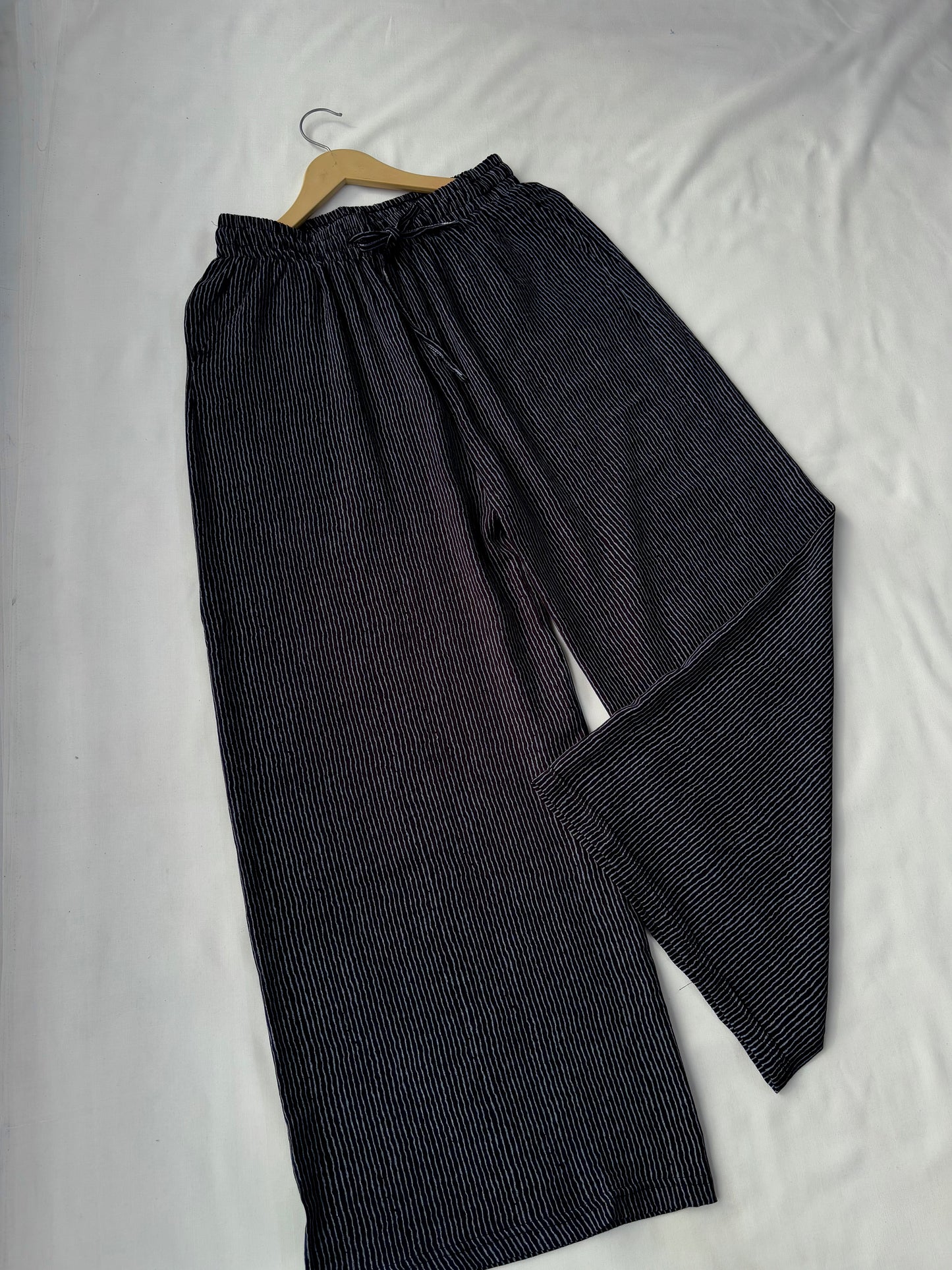 Viral Pinteresty Striped Pants (Black)