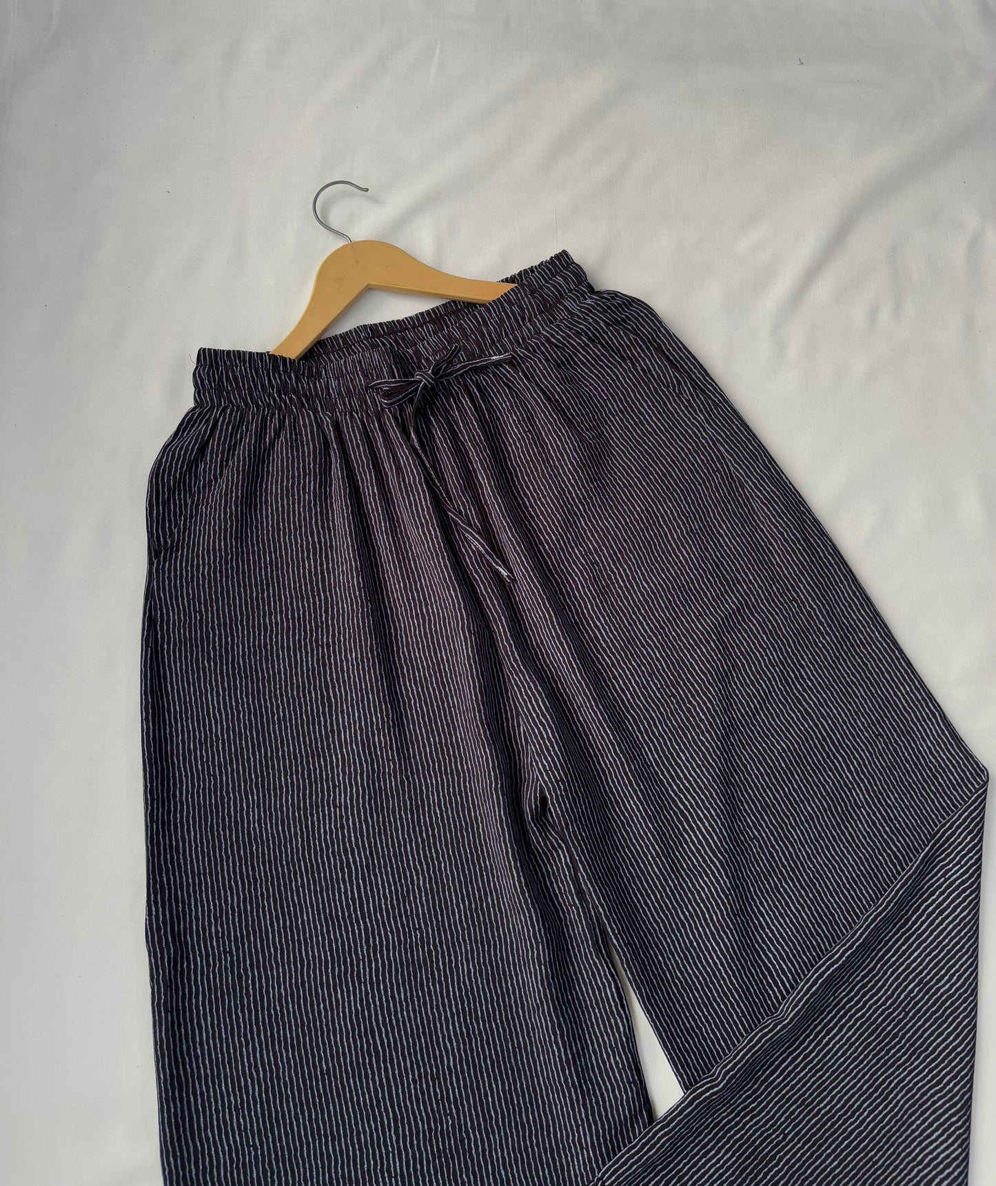 Viral Pinteresty Striped Pants (Black)