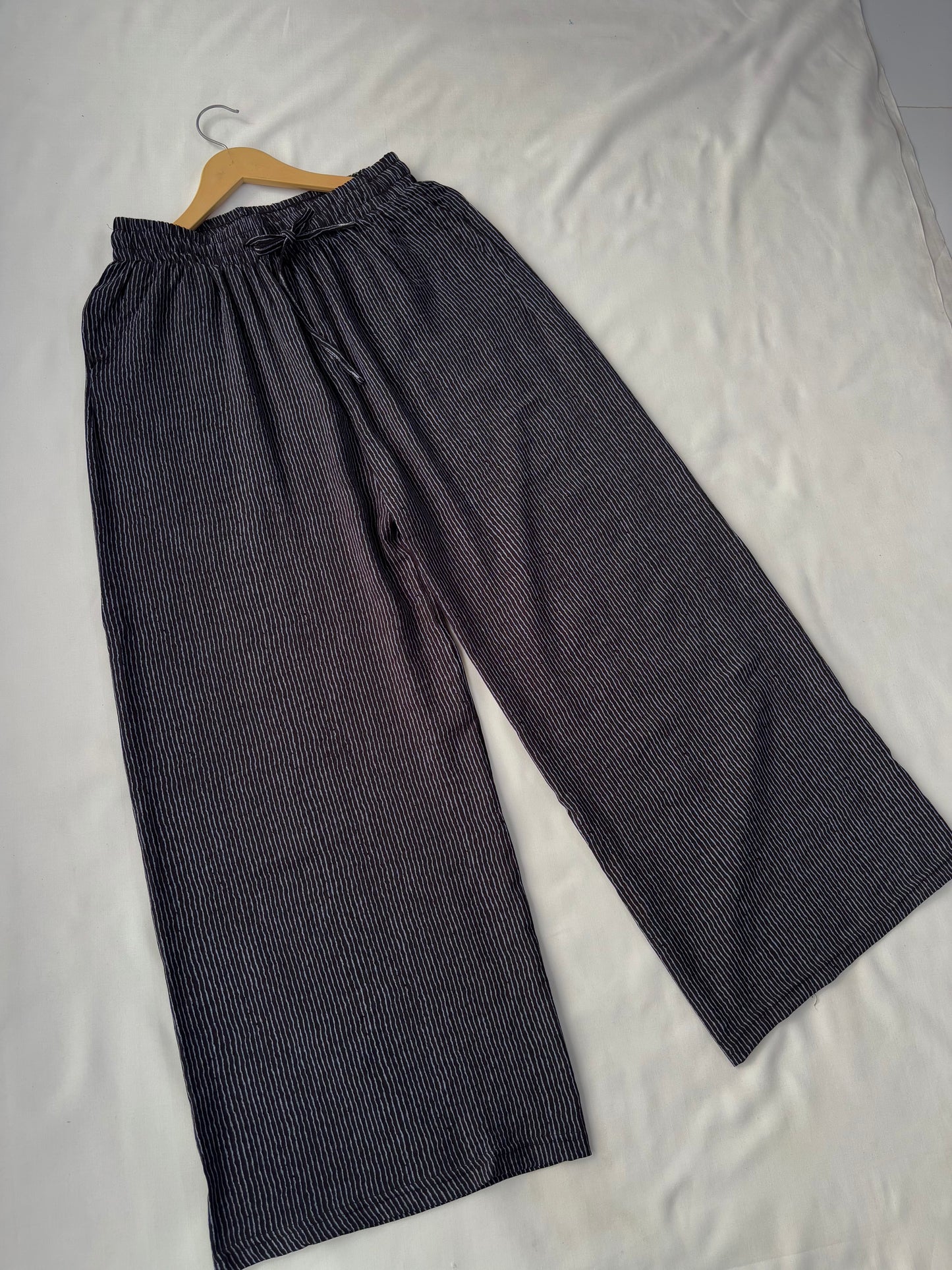 Viral Pinteresty Striped Pants (Black)