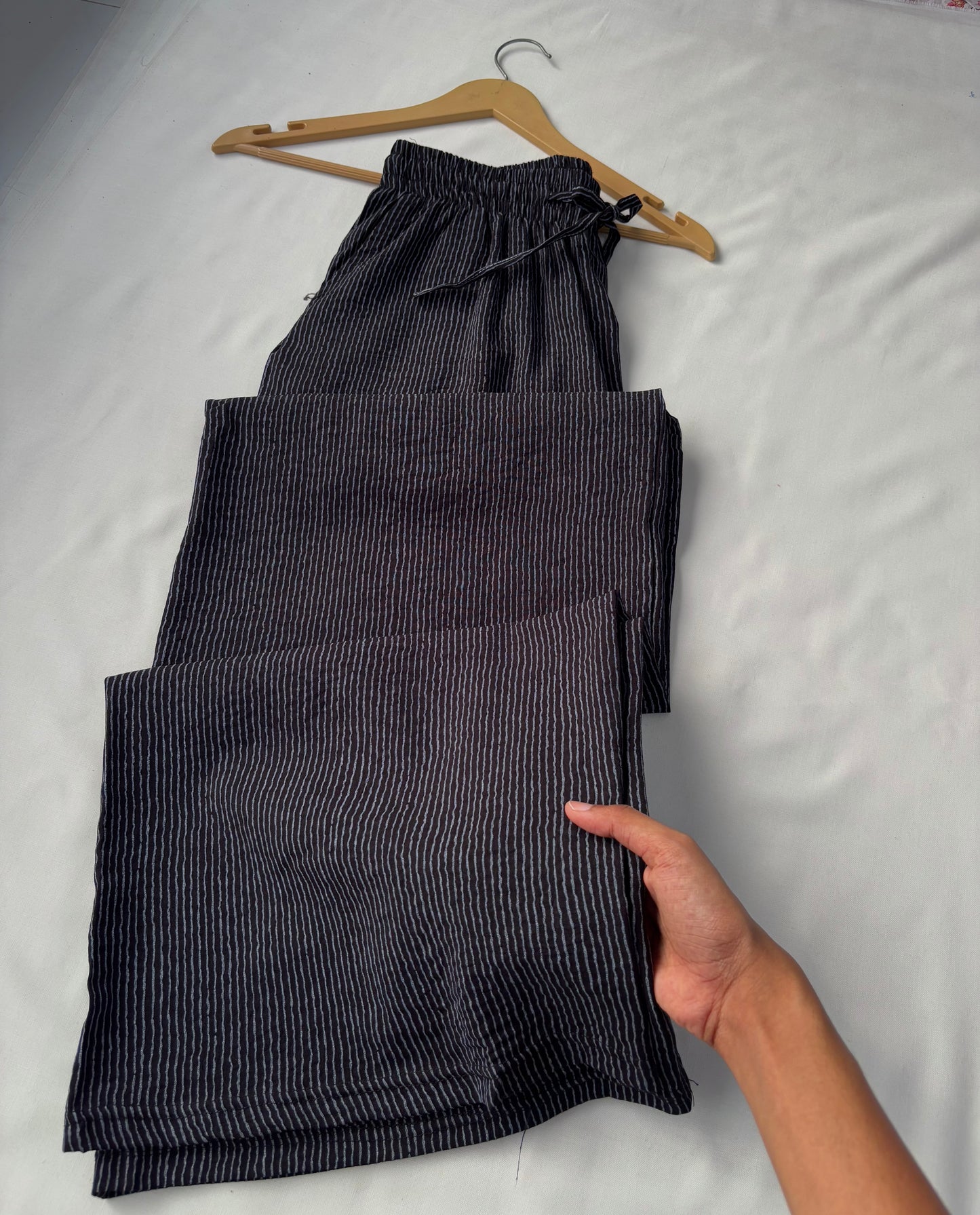 Viral Pinteresty Striped Pants (Black)