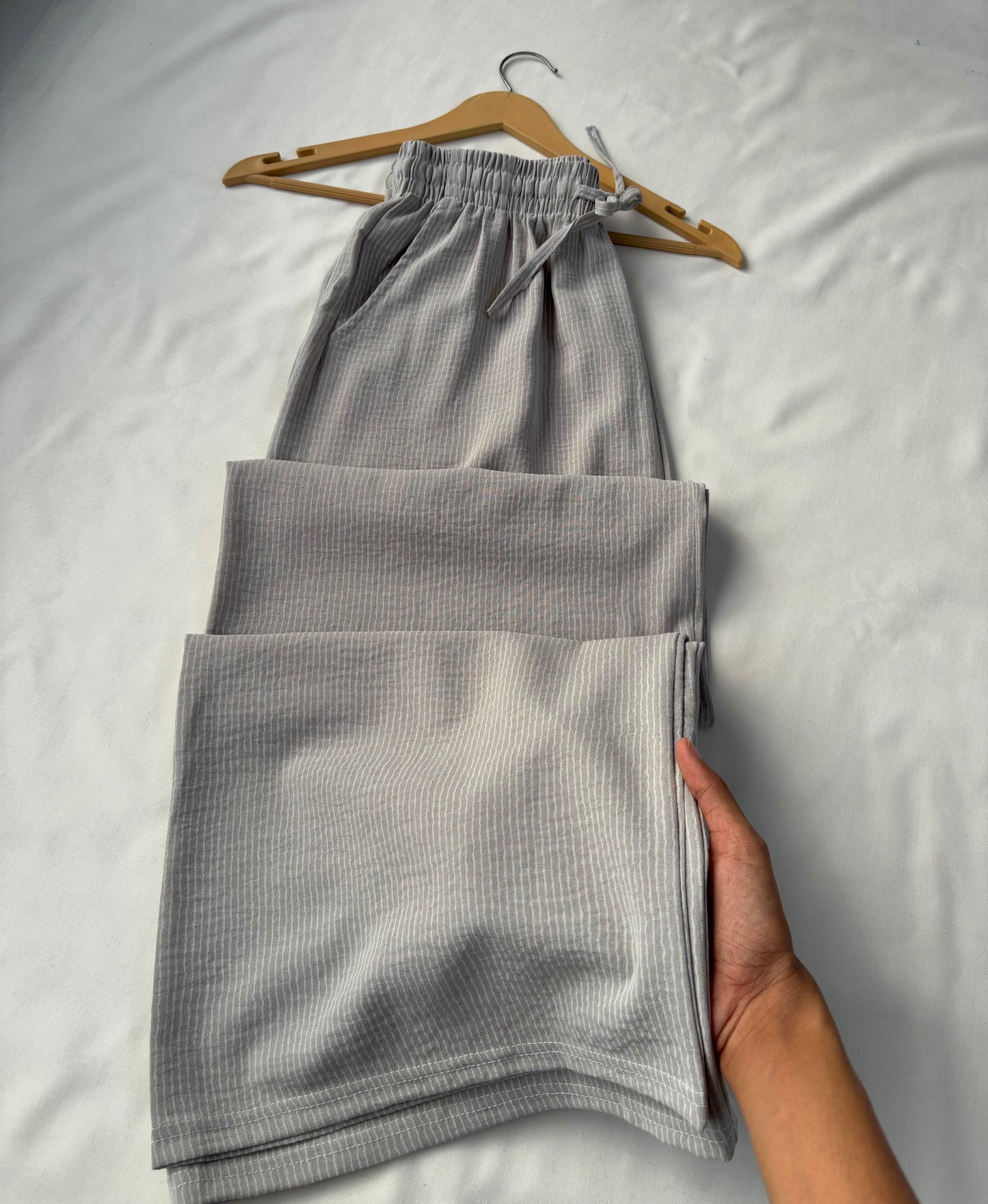 Viral Pinteresty Striped Pants (Light grey)