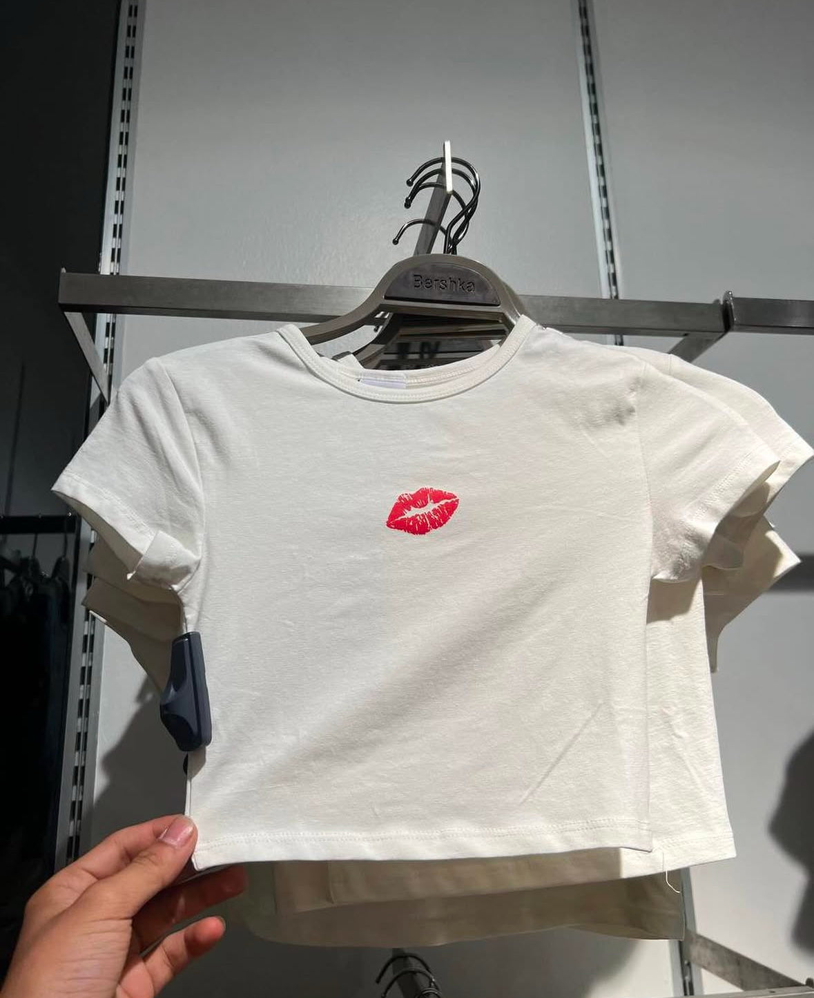 'Kiss' baby tee