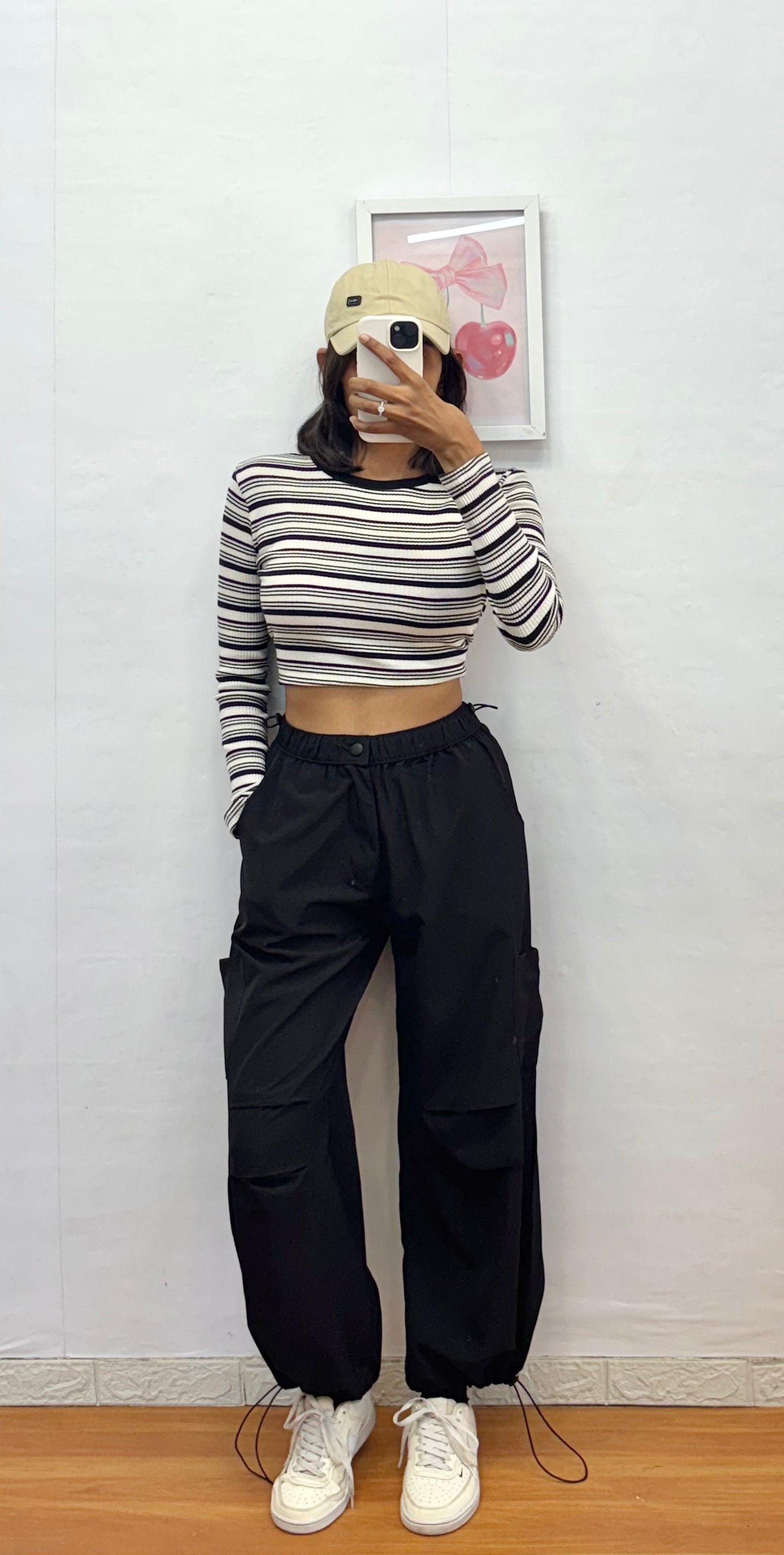 Black parachute pant