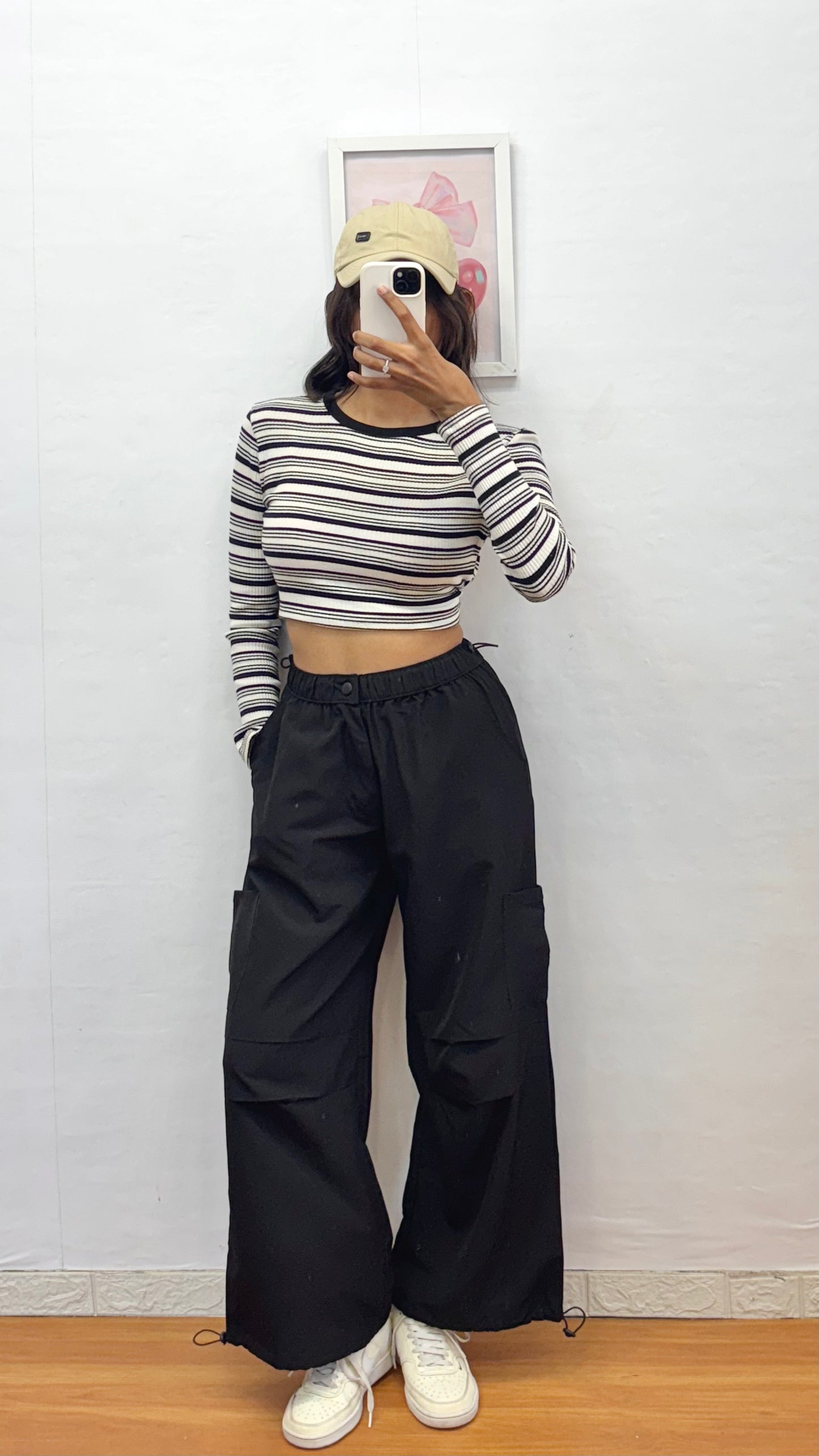 Black parachute pant