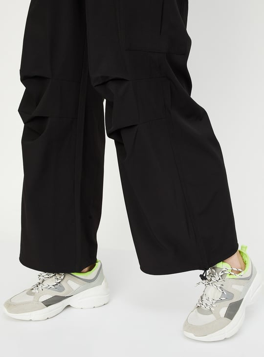 Black parachute pant