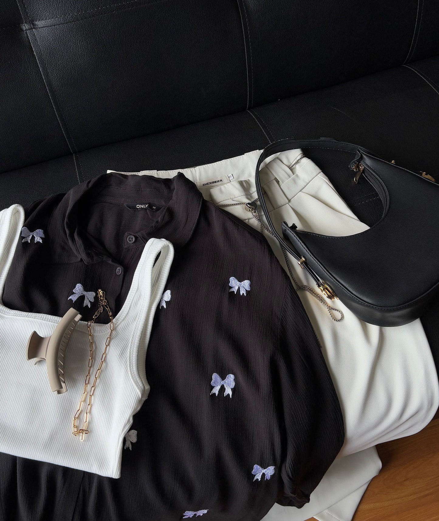 Bow Embroidery Shirt (Black)