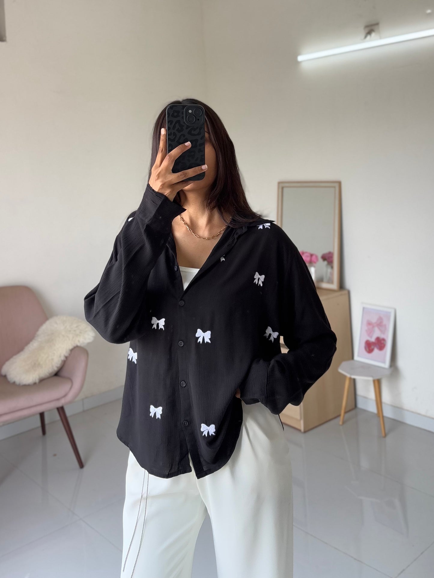 Bow Embroidery Shirt (Black)