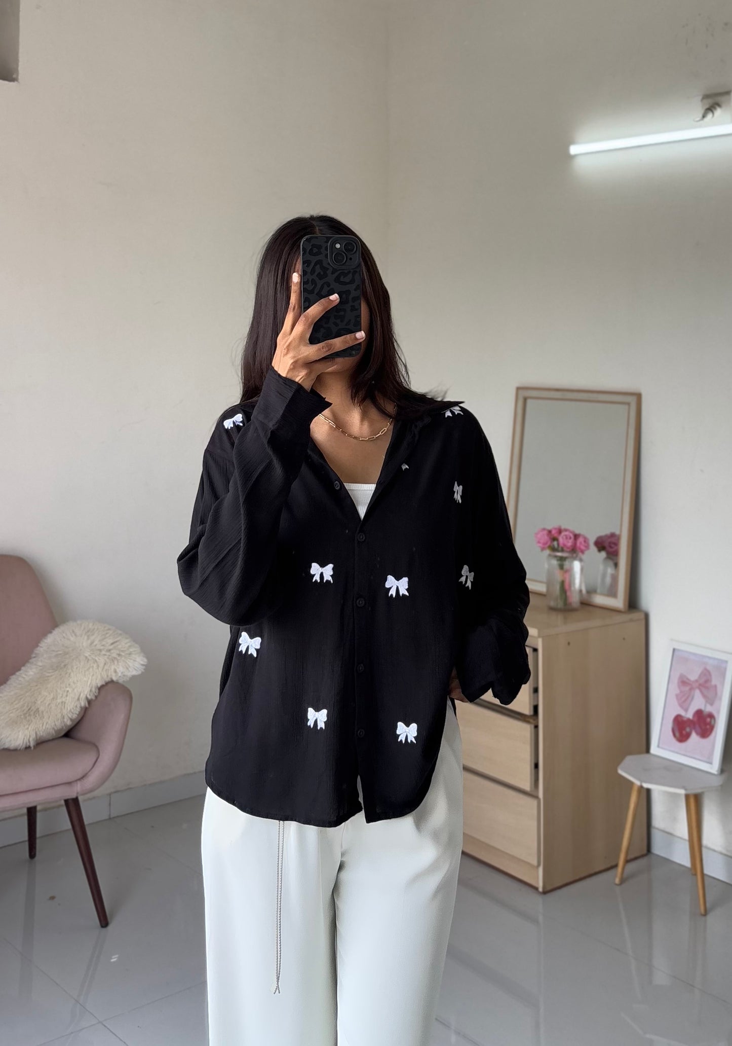 Bow Embroidery Shirt (Black)