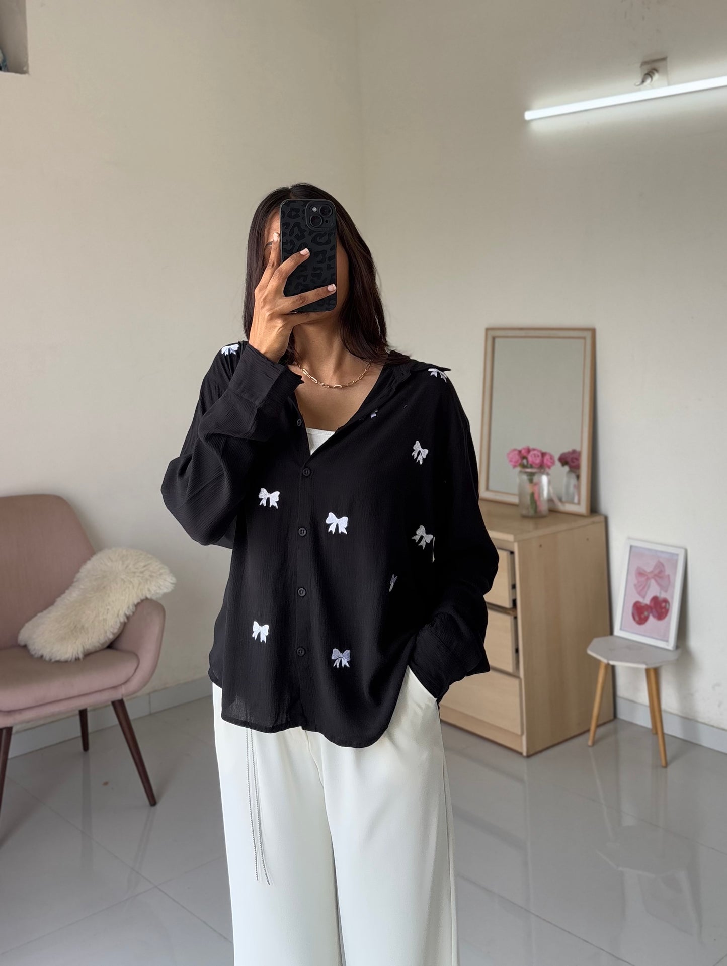 Bow Embroidery Shirt (Black)