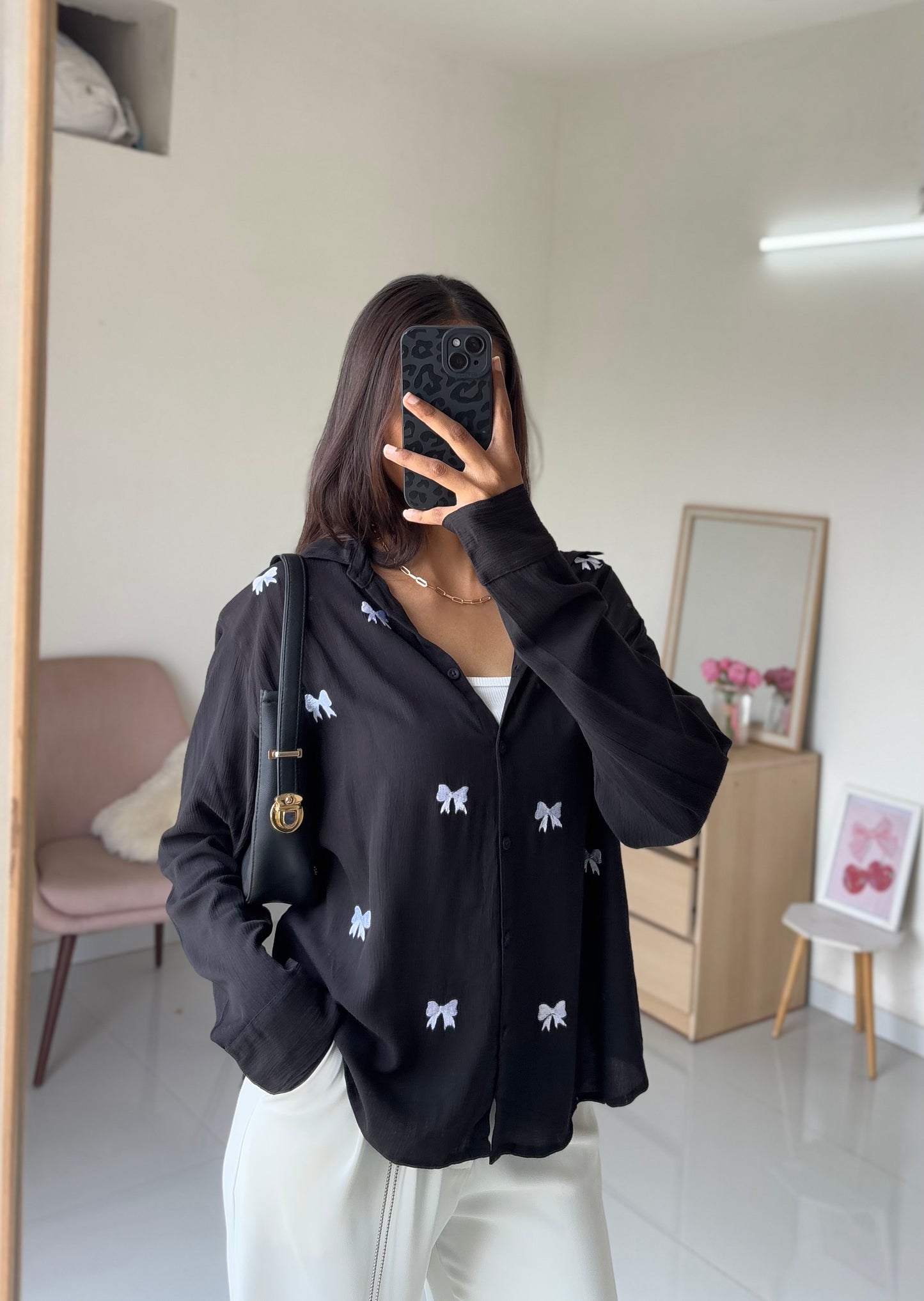 Bow Embroidery Shirt (Black)