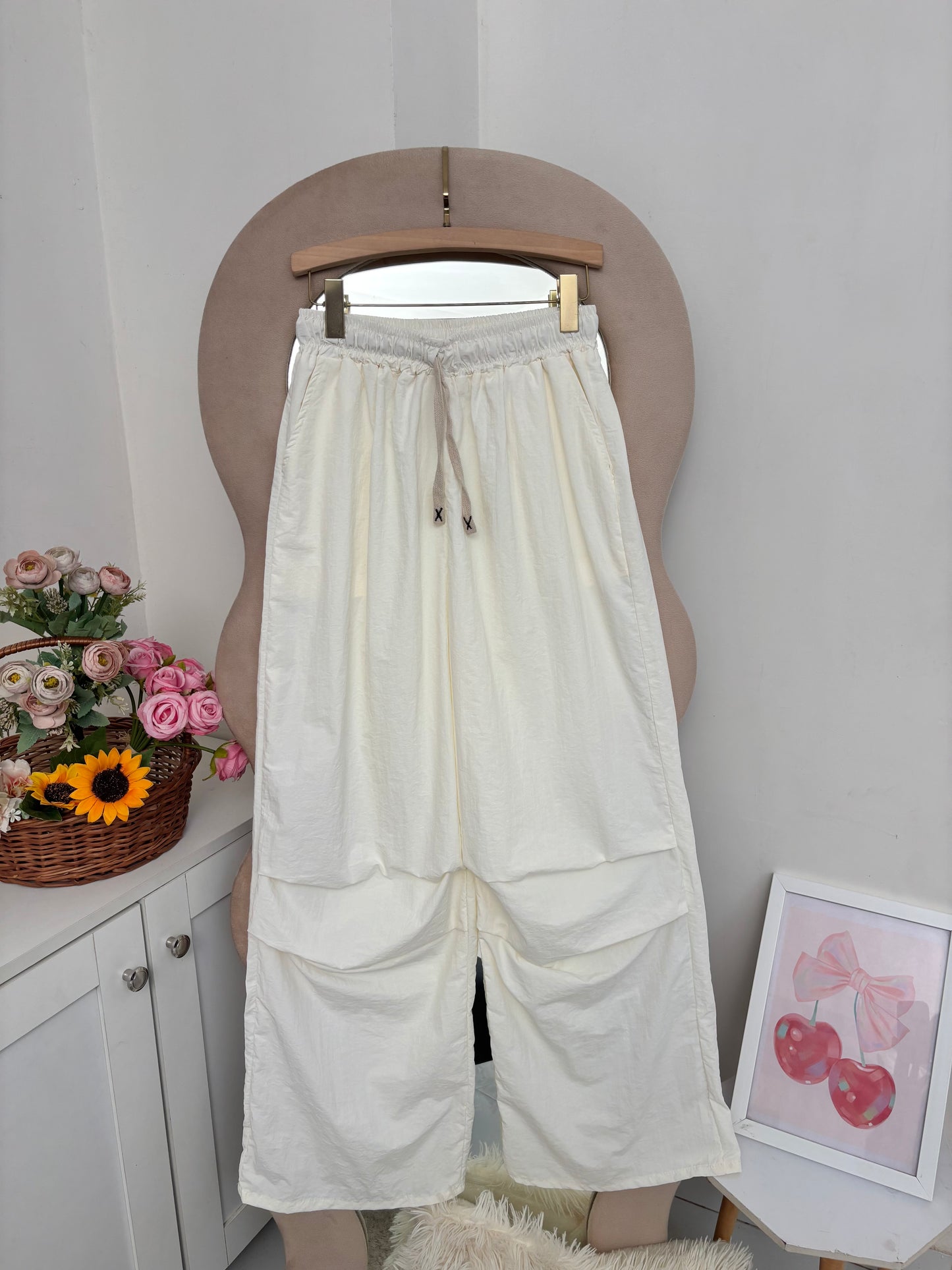 Off White Wide Leg Pants With Removable Belt