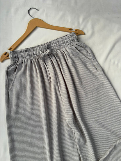 Viral Pinteresty Striped Pants (Light grey)