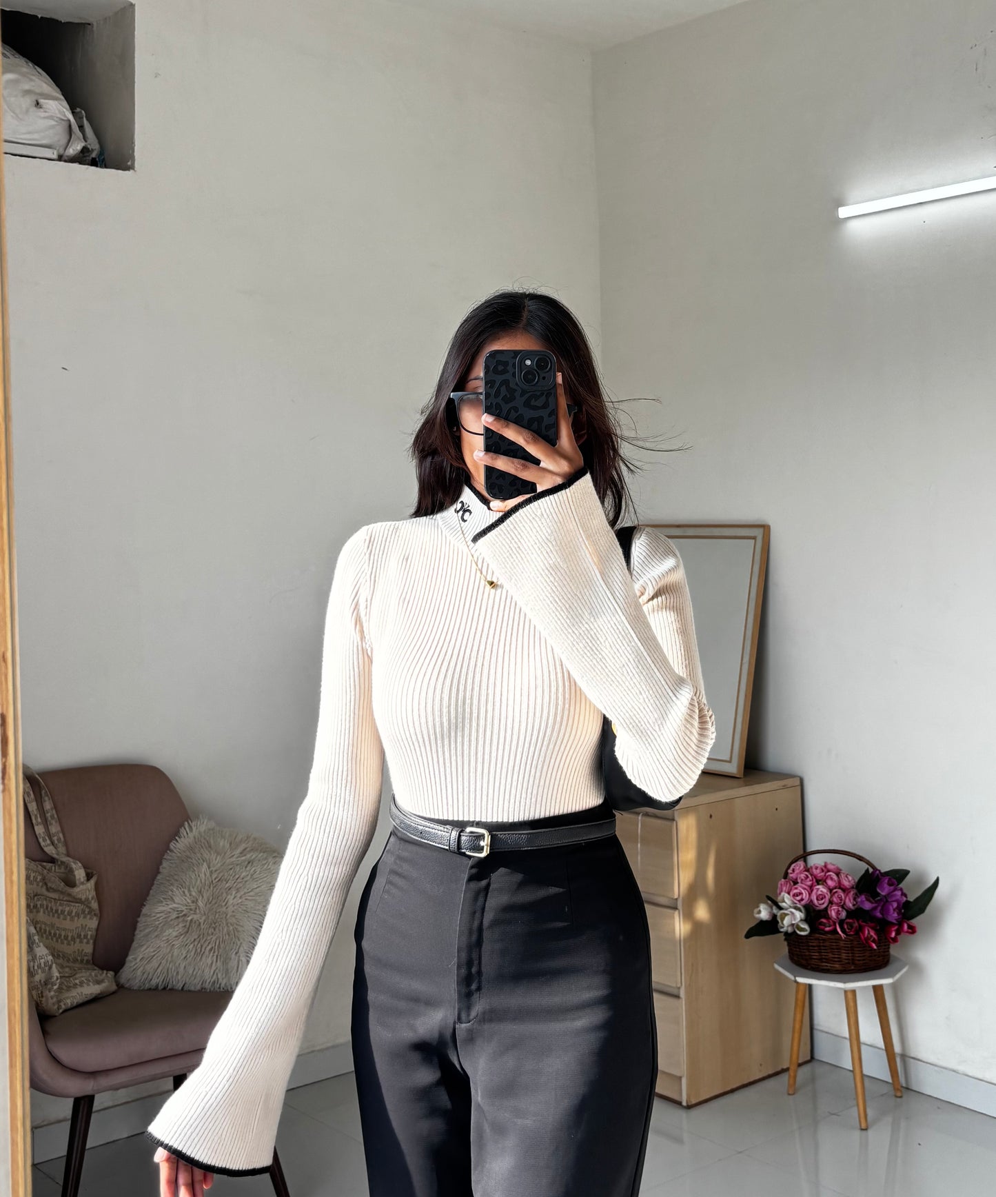Off white Pullover full sleeve top