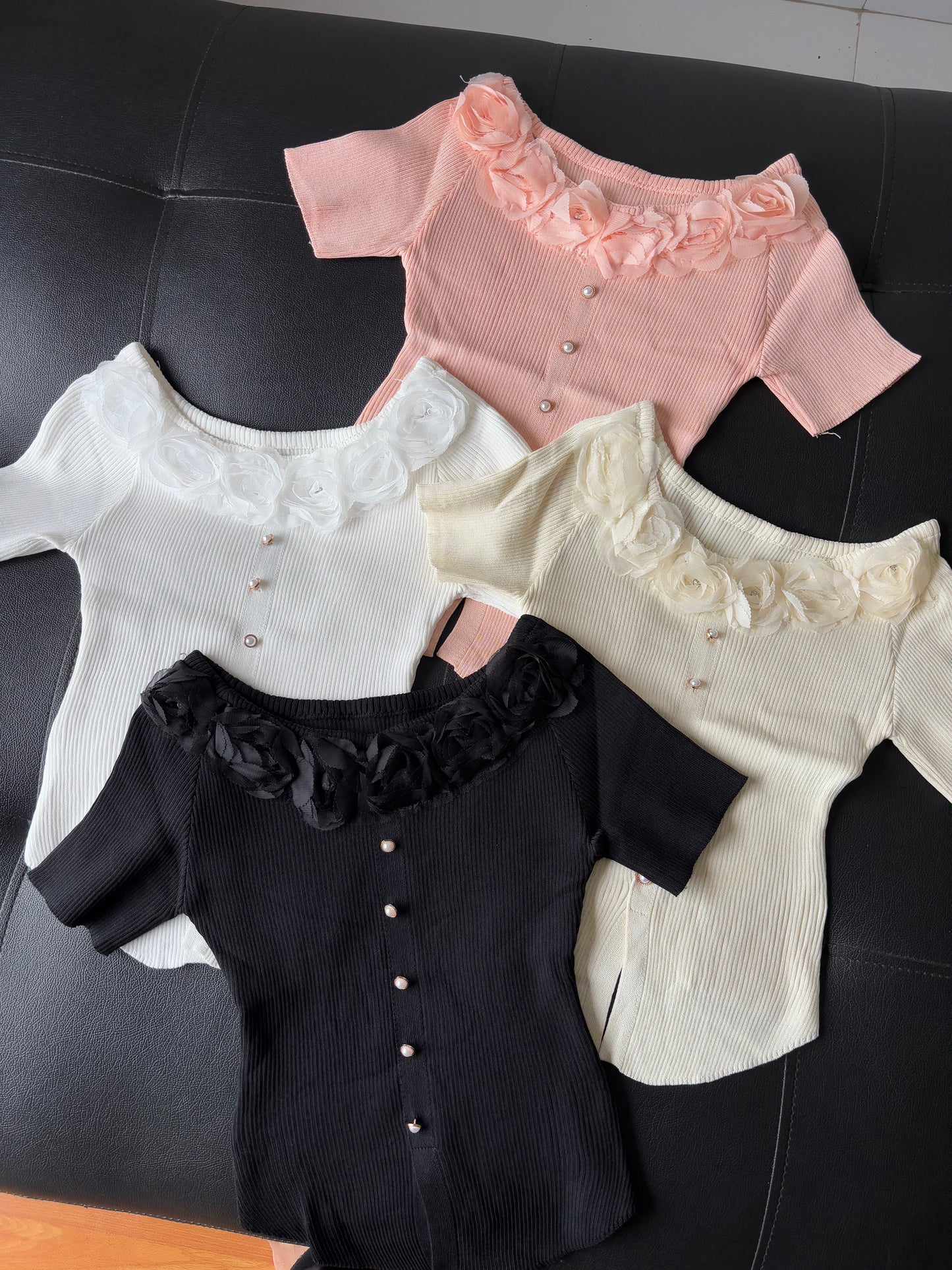 Roses on the neck Korean Top