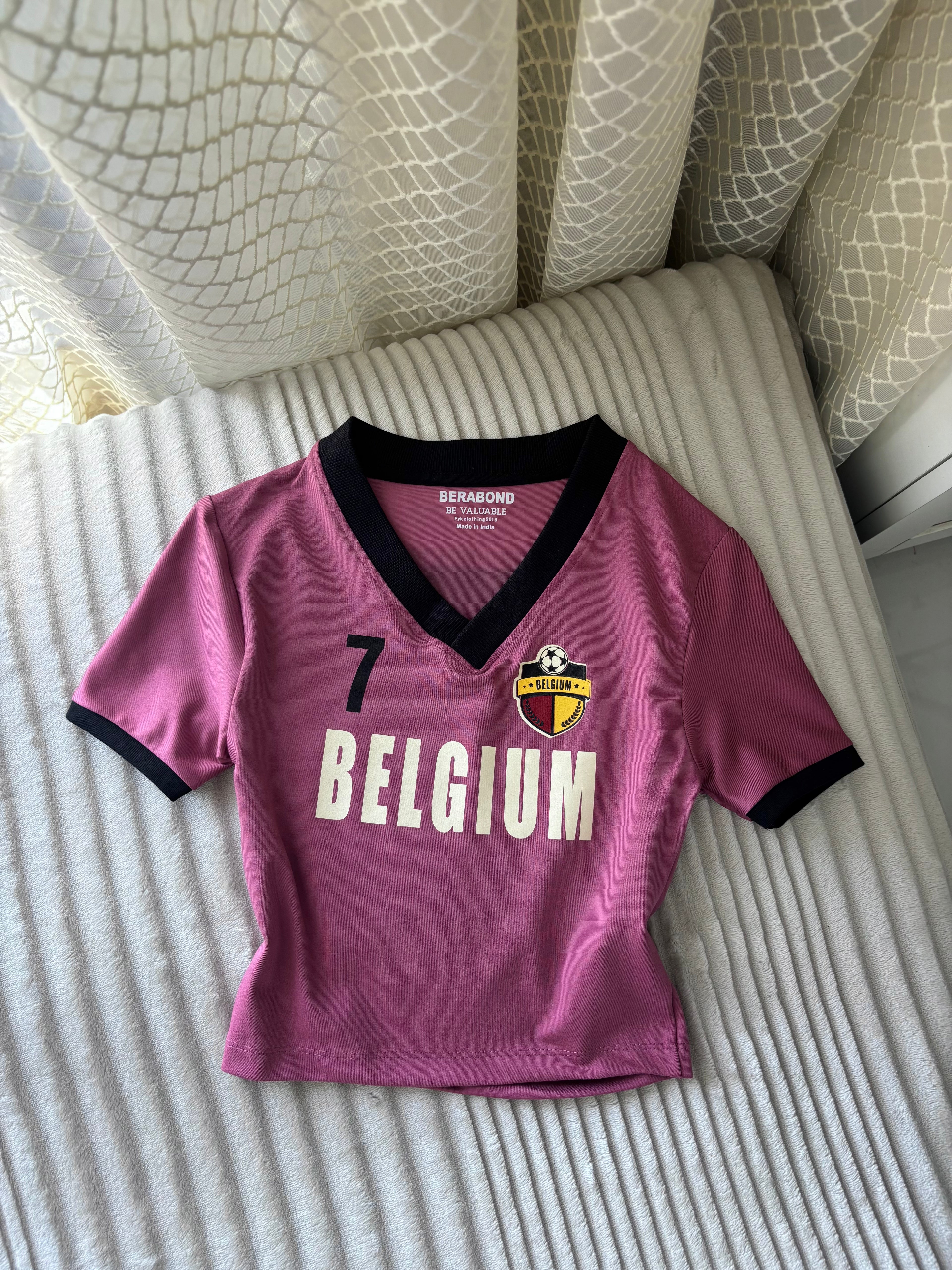 "7 Belgium" Back Print Crop Tee