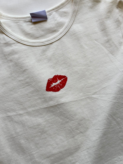 'Kiss' baby tee