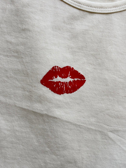 'Kiss' baby tee
