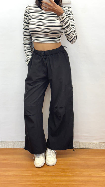 Black parachute pant