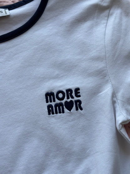 "More Amor" Embroidery T-shirt