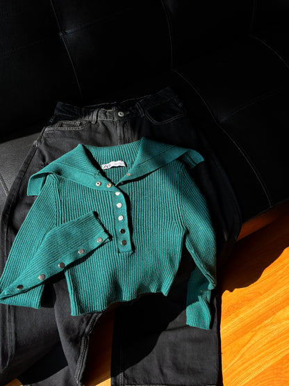 Women's Emerald Knitted Top With Buttons